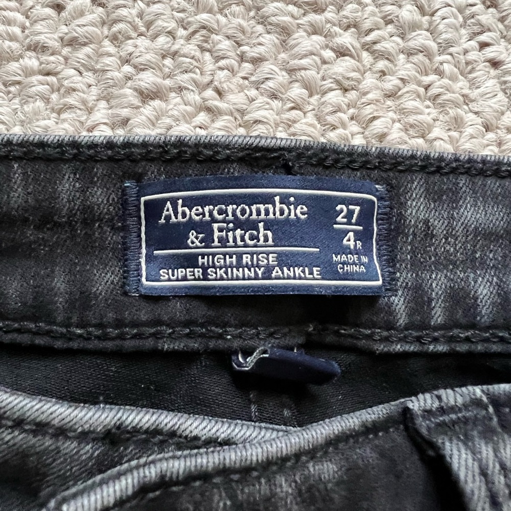 Jeans - Picture 2 of 3